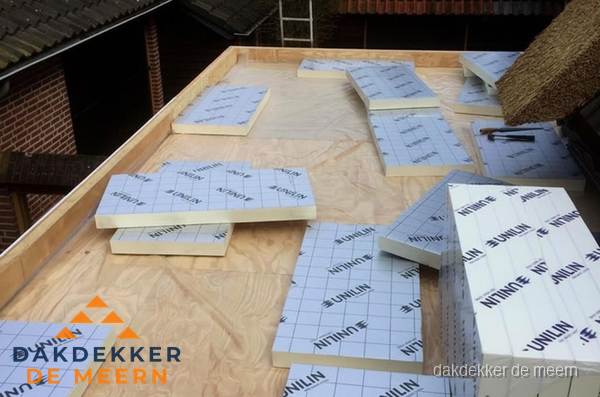 PIR isolatieplaten leggen op plat dak in De Meern PIR isolatieplaten leggen op plat dak in De Meern