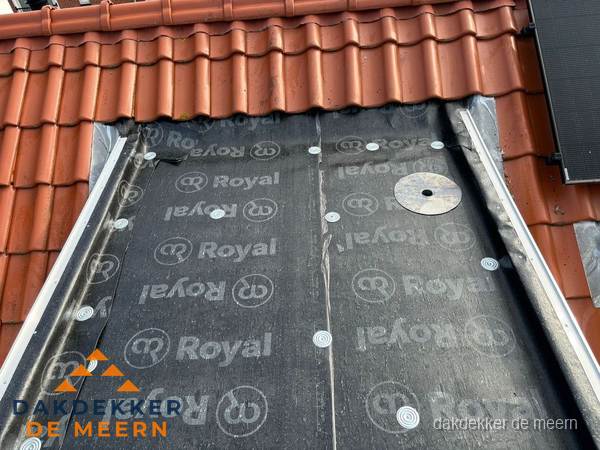 Nieuw dak met dakpannen en Royal onderlaag bij woning in De Meern
