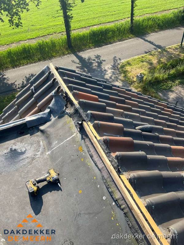 Kosten dakgoot vervangen: werkzaamheden aan dakrand in De Meern Kosten dakgoot vervangen: werkzaamheden aan dakrand in De Meern