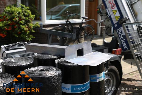 Dakbedekkingsmateriaal en dakgoot onderdelen in De Meern