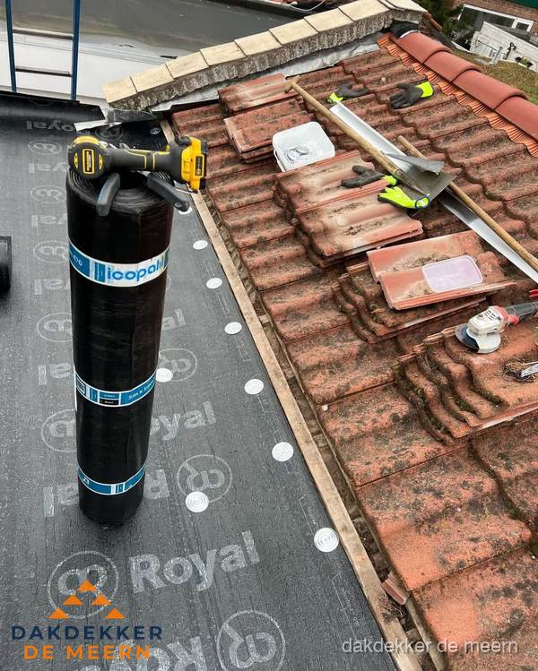 Dakschade herstel: pannendak renovatie in De Meern Dakschade herstel: pannendak renovatie in De Meern